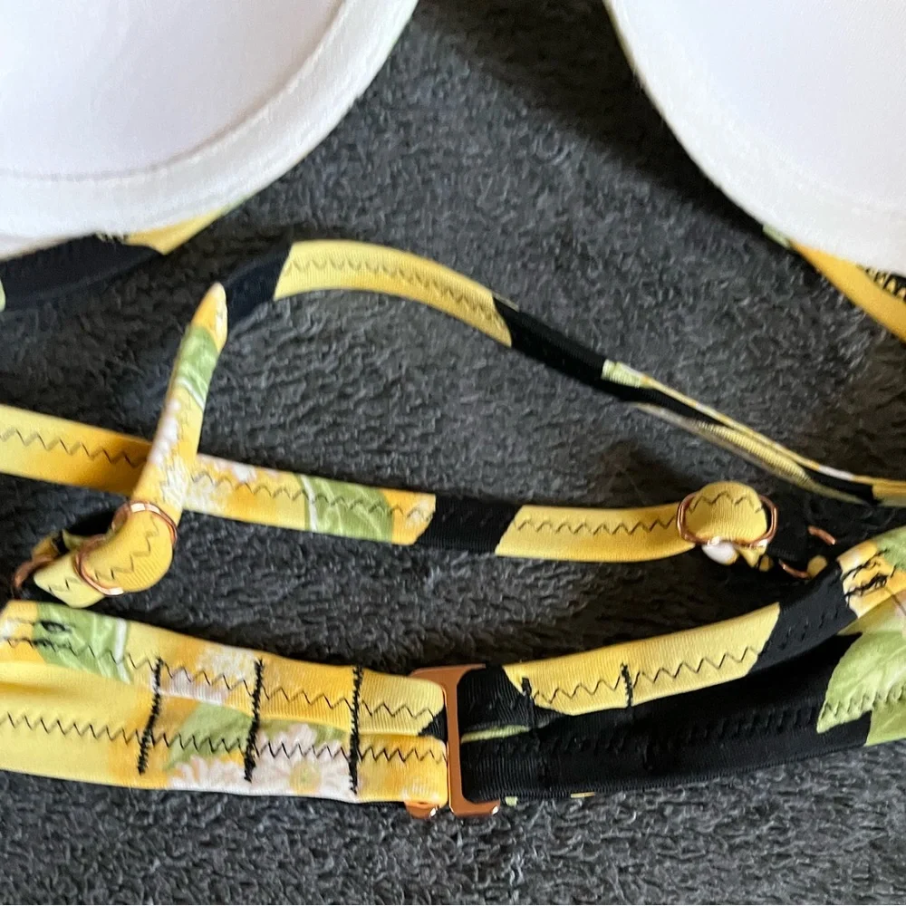 Shade & Shore • Lemon Scallop Design Swim Top - Picture 9 of 9